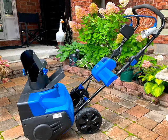 21-inch Cordless Snow Blower/Thrower