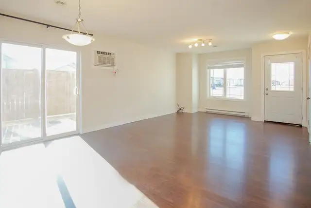 SPACIOUS 3 Bedroom Duplex! With Huge Yard Included!