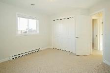 SPACIOUS 3 Bedroom Duplex! With Huge Yard Included! - Photo 4