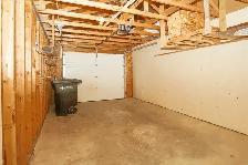 SPACIOUS 3 Bedroom Duplex! With Huge Yard Included! - Photo 9