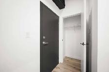 1 Bedroom Apartment Located In Downtown! Move In Ready! - Photo 8