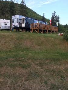 FOR SALE:    2019 Keystone Springdale couples trailer
