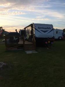 FOR SALE:    2019 Keystone Springdale couples trailer - Photo 3