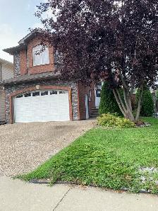 PRIVATE SALE 7 BEDROOMS 5 FULL BATHROOMS HOUSE