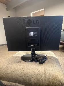 LG 24" 24M38D-8 Monitors - Photo 2