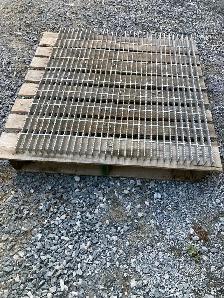 GALVANIZED SERRATED STEEL BAR GRATE - Photo 2