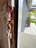 selling, cracked door , busted door slab or door jamb frame, no - Photo 3