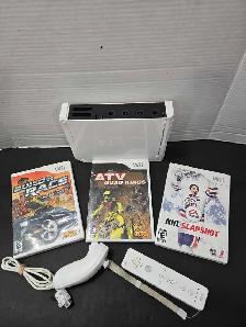 NINTENDO WII BUNDLE WITH 3 GAMES