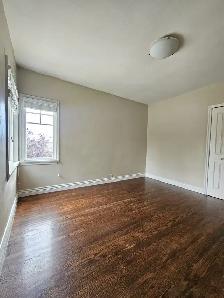 ALL-INCLUSIVE Pet-friendly 2-Bed, 1-Bath Apartment – Point Grey/ - Photo 7