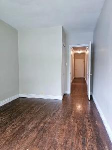 ALL-INCLUSIVE Pet-friendly 2-Bed, 1-Bath Apartment – Point Grey/ - Photo 16