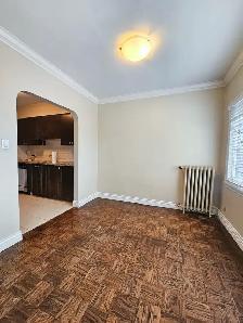 ALL-INCLUSIVE Pet-friendly 2-Bed, 1-Bath Apartment – Point Grey/ - Photo 20
