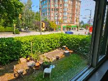 ALL-INCLUSIVE Pet-friendly 2-Bed, 1-Bath Apartment – Point Grey/ - Photo 28