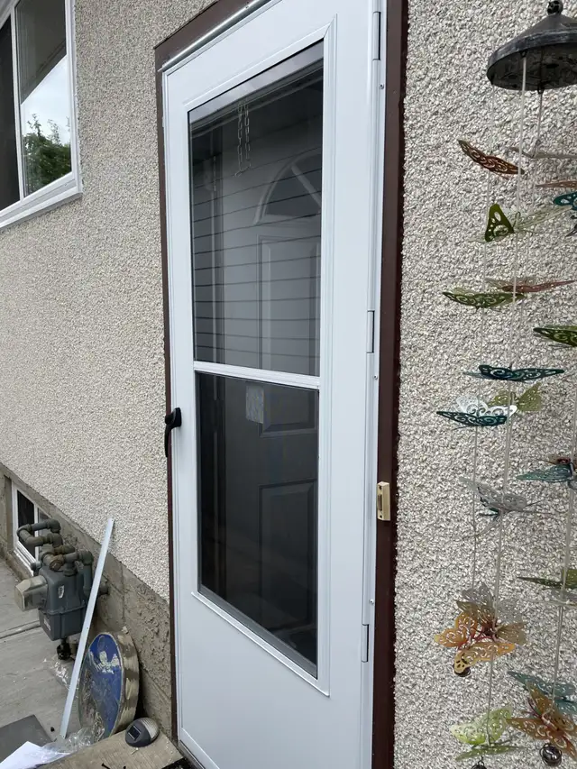 Professional complete STORM door in$tallation $ervice, prompt af