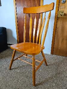 Large wooden Chair - Photo 2