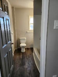 93 St. James #2 - Bright 2BR Uptown, H/L included - Photo 4