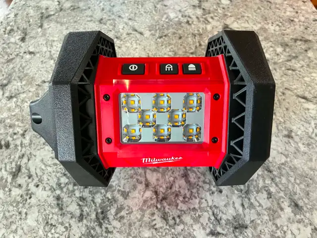 New M18 Milwaukee Rover LED 1500 Lumen Work Light