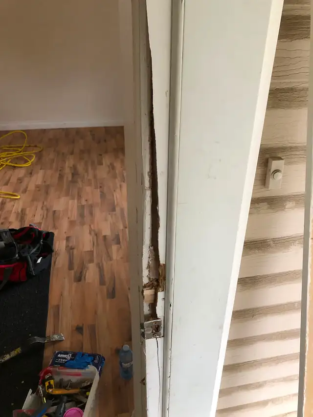 Broken exterior door, not closing properly we can fix. Servicing
