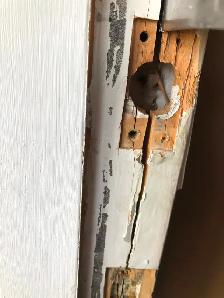 Broken exterior door, not closing properly we can fix. Servicing - Photo 5