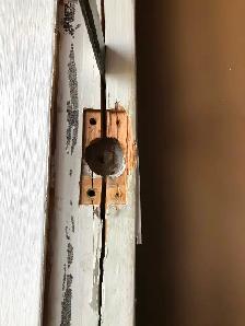 Broken exterior door, not closing properly we can fix. Servicing - Photo 7