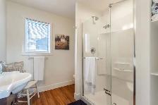 2 Bedroom renovated Farmhouse for Winter rental in Naramata - Photo 4