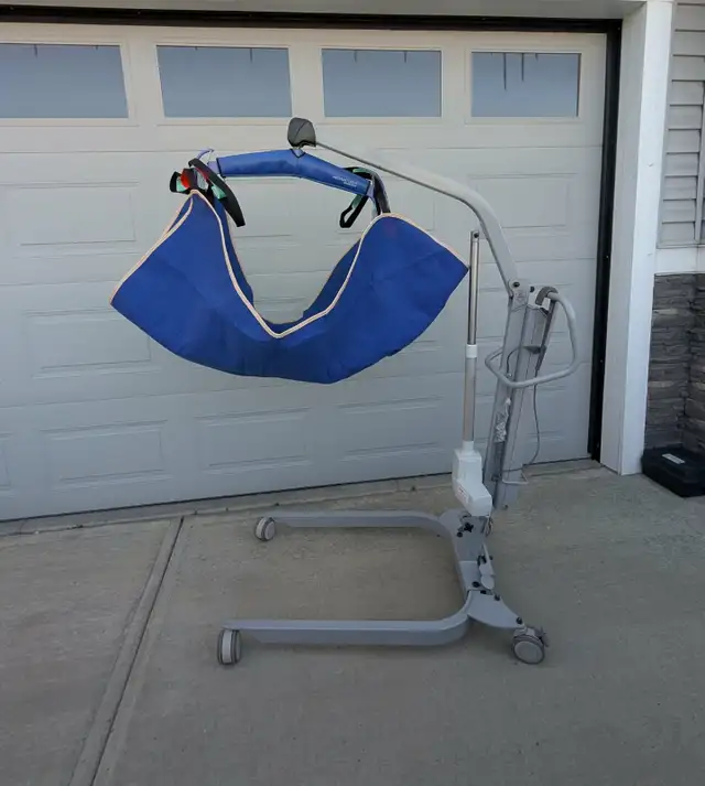 Arjo Maxi Lite Foldable Patient Lift -Good for Vehicle Transfer