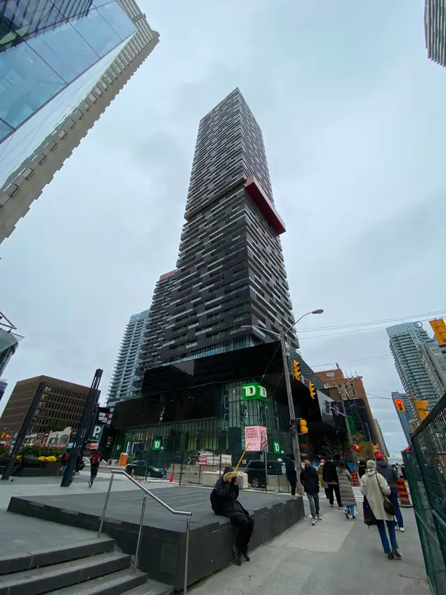 Yonge-Eglinton Fully Furnished Condo for Rent