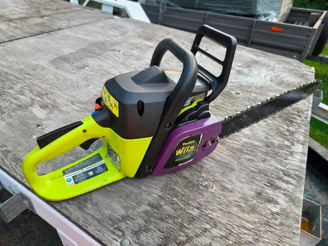 Poulan Wild Thing Chainsaw 2 Stroke With 18' Bar And Chain