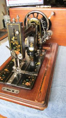 FABULOUS 1901 HAND CRANK SEWING MACHINE INLAYED WITH MOP - Photo 10