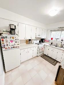 Downtown Heated 2 Bedroom - Photo 4