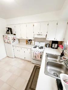 Downtown Heated 2 Bedroom - Photo 5