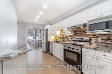 Private Room with Parking in Mississauga - Photo 4