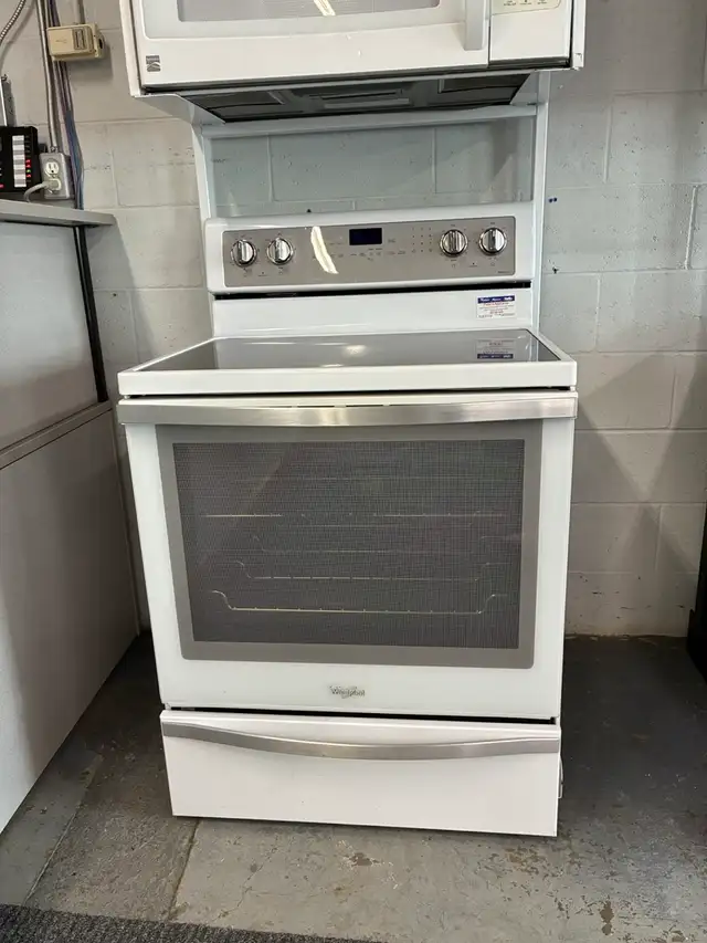 Range/Stove Convection Whirlpool   Warranty-We take Credit Cards