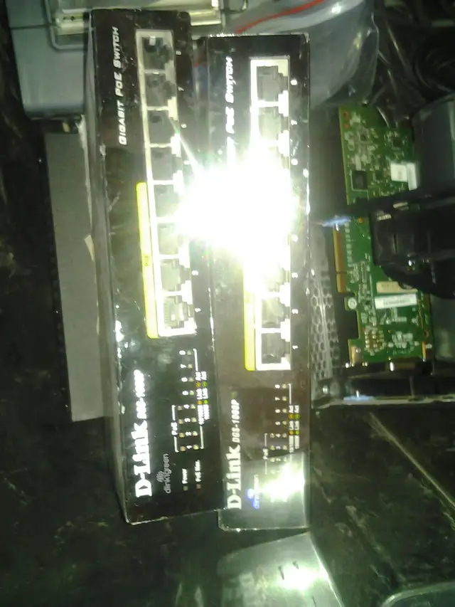 D-Link DGS-1008P gig poe   switch  pwr adapter cisco routers pc