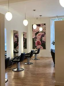 Poste de coiffeur ou coiffeuse - Photo 2