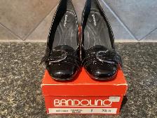 Ladies shoes and sandles LIKE NEW - Photo 6