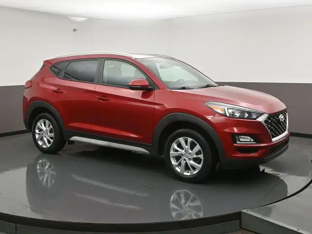2021 Hyundai Tucson Preferred AWD LOW KMS!! One Owner, Apple/An