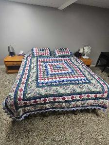 King size bed set, dressing table with mirror, and 2 night stand - Photo 2