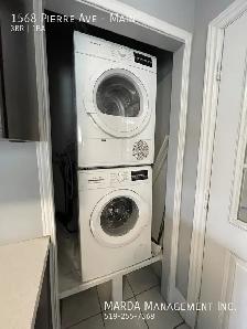 CUTE 3 BED 1 BATH IN A GREAT LOCATION $1,800 HYDRO - Photo 9