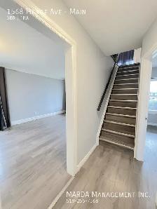 CUTE 3 BED 1 BATH IN A GREAT LOCATION $1,800 HYDRO - Photo 11