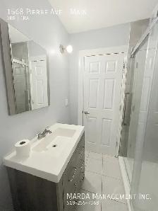 CUTE 3 BED 1 BATH IN A GREAT LOCATION $1,800 HYDRO - Photo 13
