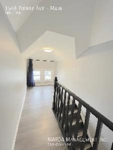 CUTE 3 BED 1 BATH IN A GREAT LOCATION $1,800 HYDRO - Photo 24