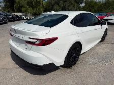 2025 Toyota Camry Hybrid SE - Photo 6