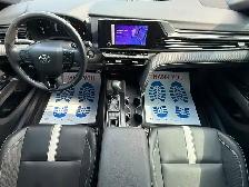 2025 Toyota Camry Hybrid SE - Photo 9