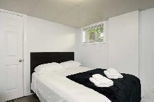 C7 BSMT - 3 BEDROOMS | FULLY FURNISHED ALL UTILITIES INCLUDE - Photo 9