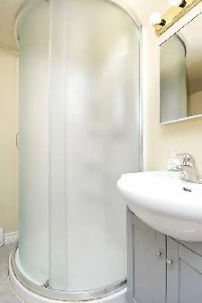C7 BSMT - 3 BEDROOMS | FULLY FURNISHED ALL UTILITIES INCLUDE - Photo 14