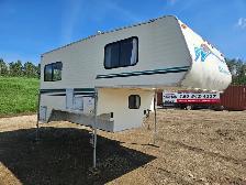 1998 Okanagen Truck Camper 105WR - Photo 2