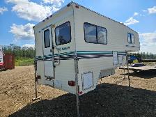 1998 Okanagen Truck Camper 105WR - Photo 3