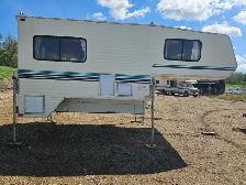 1998 Okanagen Truck Camper 105WR - Photo 5