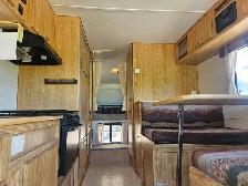 1998 Okanagen Truck Camper 105WR - Photo 9