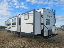 2018 Sabre 31BHT 31 Ft T/A Fifth Wheel Cobalt - Photo 3